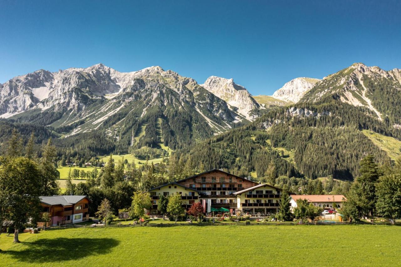 Almfrieden Hotel & Romantikchalet Ramsau am Dachstein Exterior photo